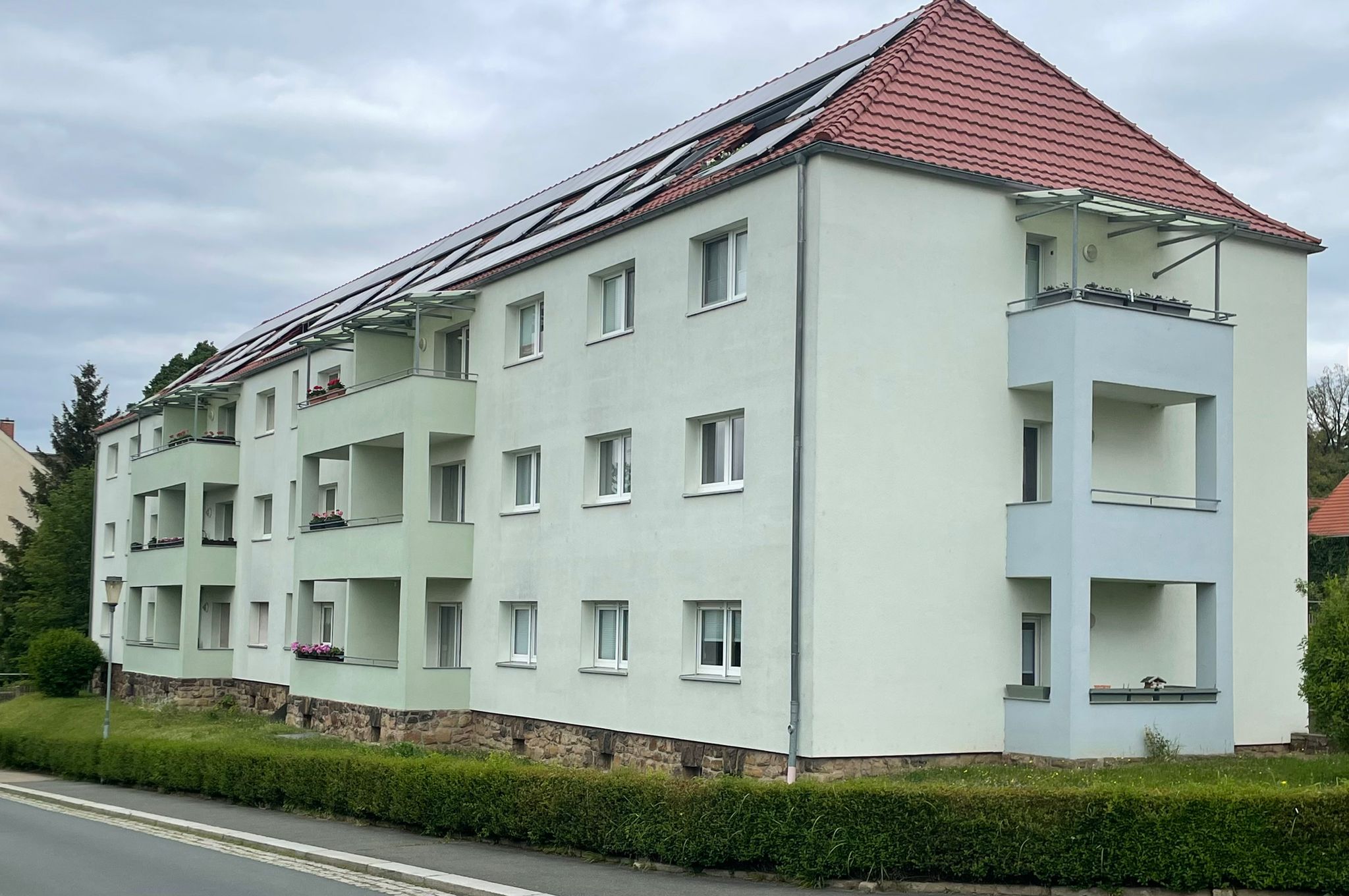 Modern ausgestattete, kleine 2-Raum-Wohnung mit Balkon in Roßwein